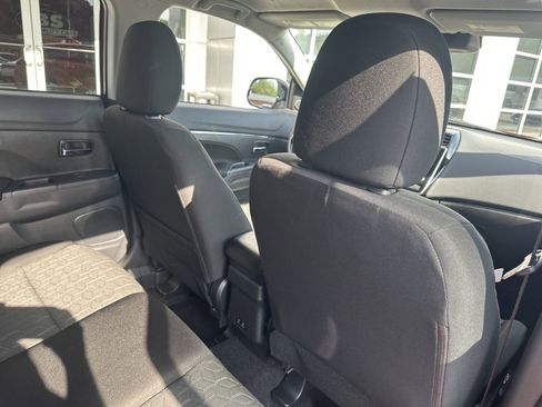 Used 2025 Mitsubishi Outlander Sport LE AWD/4WD image 26