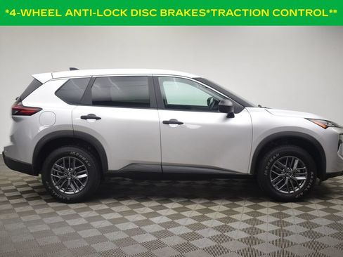 Used 2024 Nissan Rogue S AWD/4WD image 13