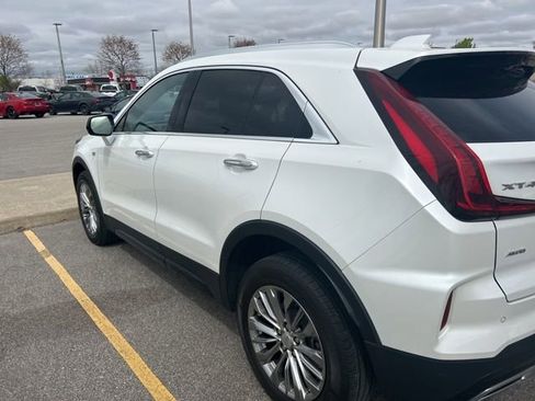 Used 2024 Cadillac XT4 Premium Luxury w/ Cold Weather Package AWD/4WD image 4