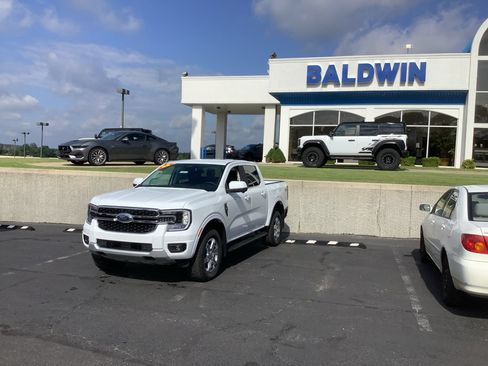 New 2026 Ford Ranger Lariat w/ FX4 Off-Road Package AWD/4WD image 3