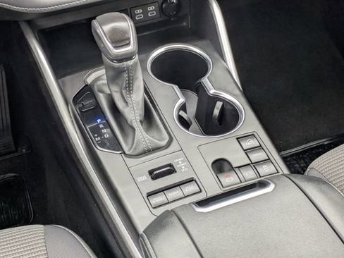 Used 2024 Toyota Highlander LE image 14