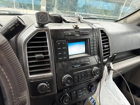 Used 2016 Ford F150 XLT AWD/4WD image 8