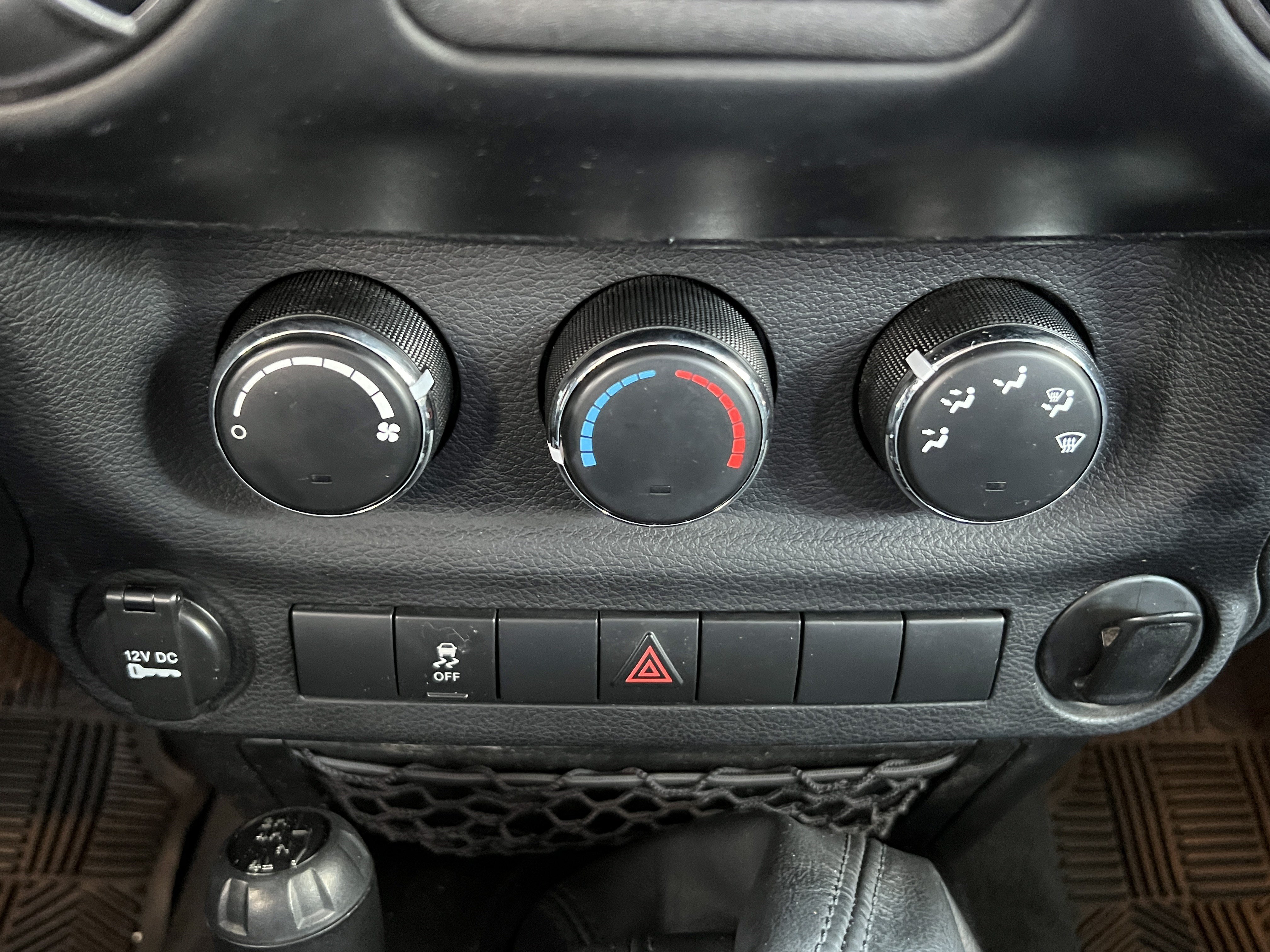 Used 2013 Jeep Wrangler Sport AWD/4WD image 26