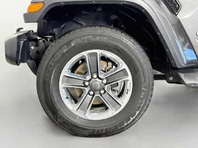 Used 2018 Jeep Wrangler Unlimited Sahara AWD/4WD image 32