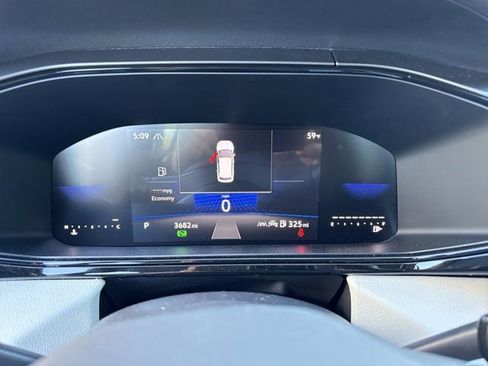 Used 2025 Volkswagen Taos S image 19