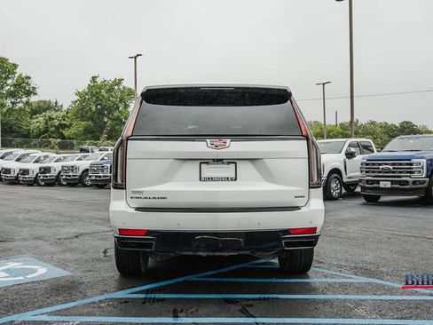 Used 2023 Cadillac Escalade Sport AWD/4WD image 6
