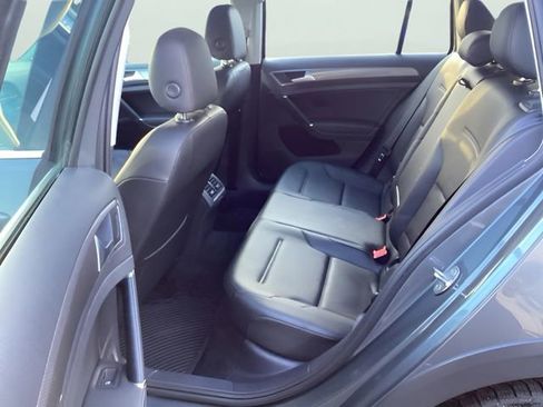 Used 2019 Volkswagen Golf Alltrack SE image 18