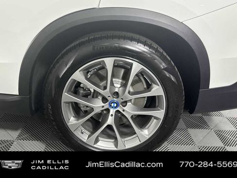 Used 2025 BMW X5 xDrive50e image 17