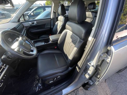 Used 2025 Hyundai Santa Fe SEL FWD image 39