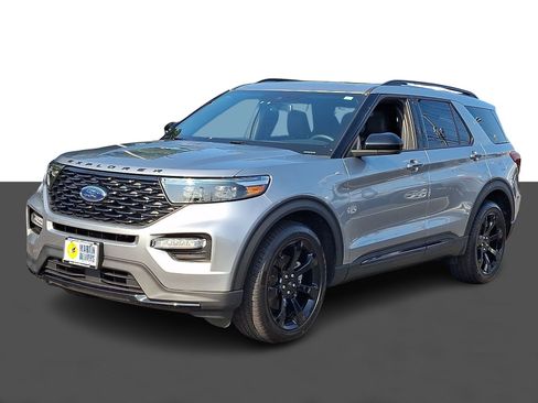 Used 2024 Ford Explorer ST-Line w/ Class IV Trailer Tow Package AWD/4WD image 3