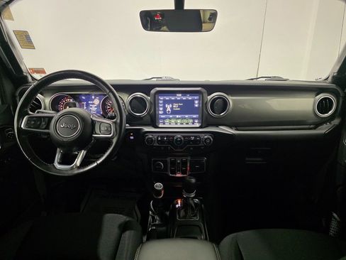 Used 2021 Jeep Wrangler Unlimited Sahara w/ Uconnect 4C Nav & Sound Group image 2