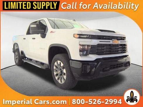 Used 2025 Chevrolet Silverado 2500 Custom w/ Custom Value Package AWD/4WD image 1