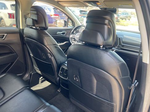 Used 2023 Kia Sportage EX image 15
