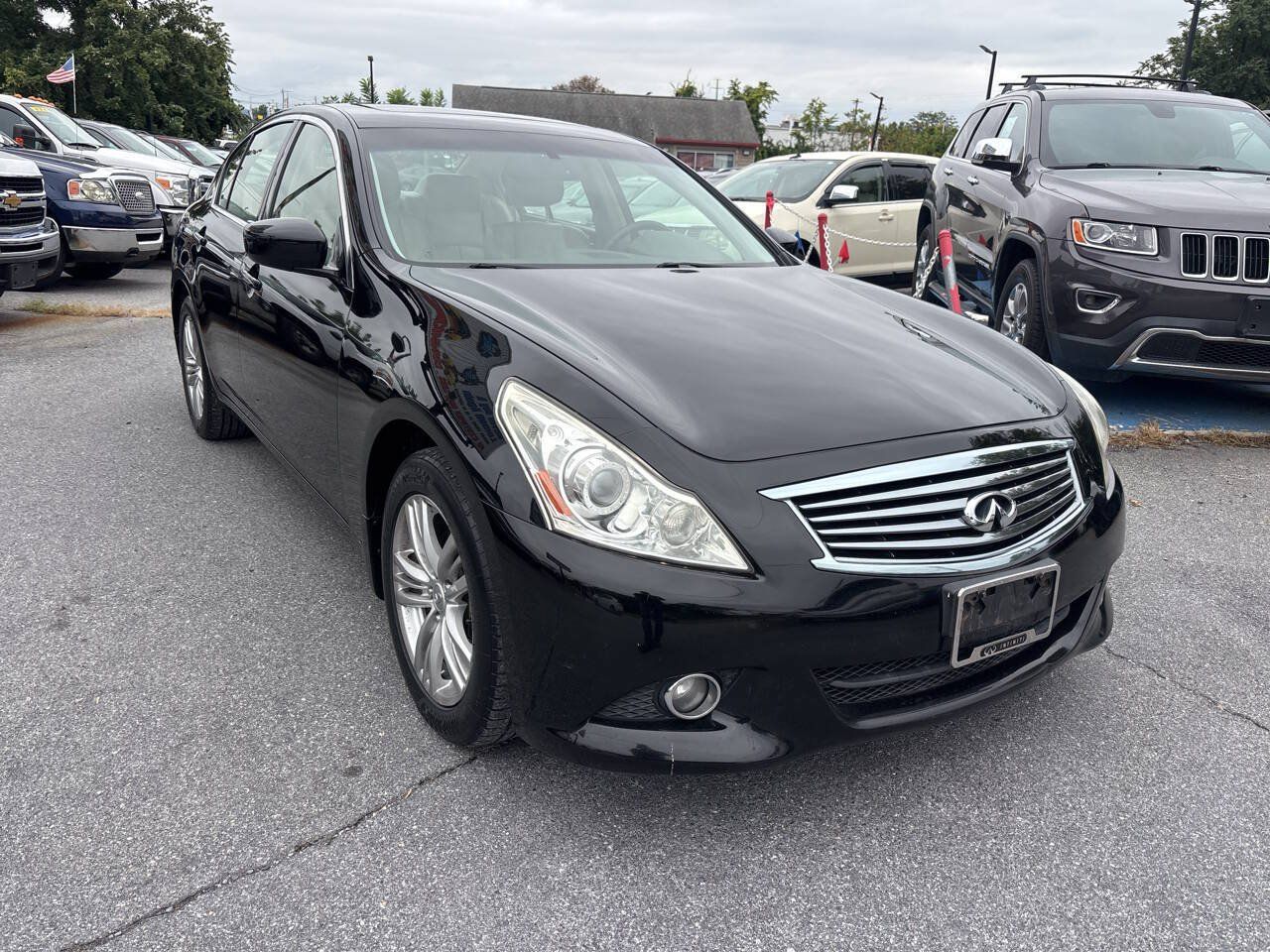 Used 2011 INFINITI G37 x Sedan w/ Premium Pkg AWD/4WD image 3