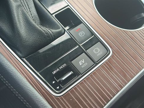 Used 2023 Toyota Sienna XLE image 27