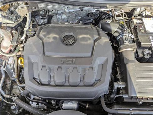 Used 2024 Volkswagen Tiguan SE image 23