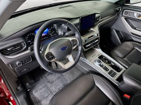Certified 2022 Ford Explorer XLT w/ Equipment Group 202A image 2