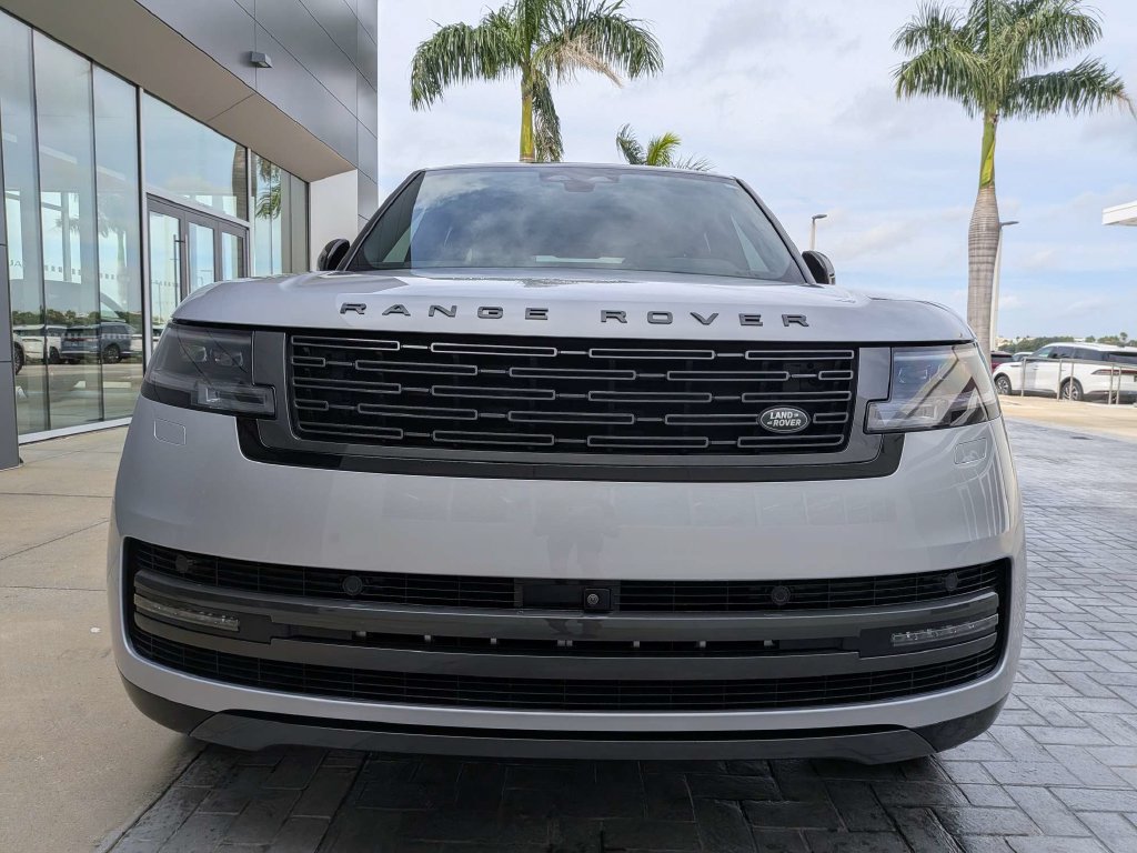 Certified 2025 Land Rover Range Rover SE AWD/4WD image 8