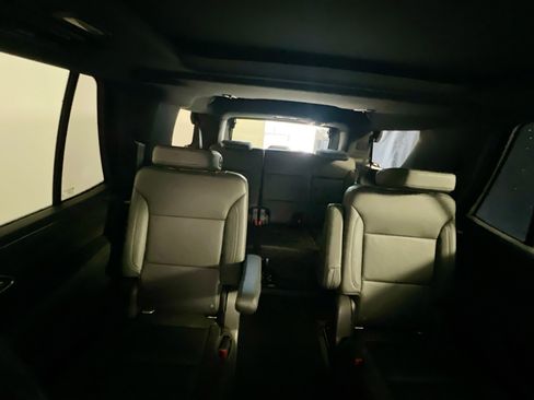 Used 2021 Chevrolet Tahoe Z71 w/ Z71 Signature Package AWD/4WD image 33