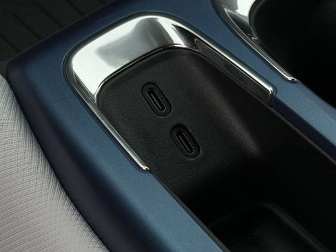 New 2026 Chevrolet Equinox EV LT image 18