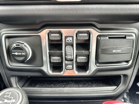 New 2025 Jeep Wrangler Sahara image 24