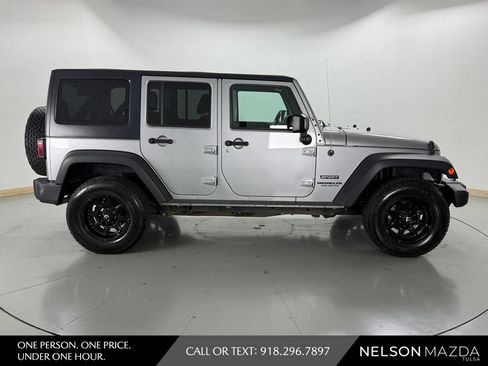 Used 2017 Jeep Wrangler Unlimited Sport w/ Quick Order Package 24S AWD/4WD image 5