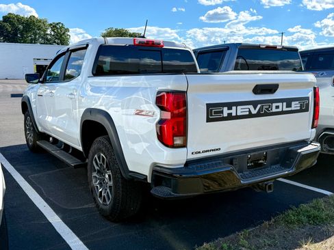 Used 2024 Chevrolet Colorado Z71 w/ Z71 Convenience Package 2 AWD/4WD image 4