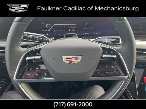 Certified 2025 Cadillac Escalade Premium Luxury AWD/4WD image 31