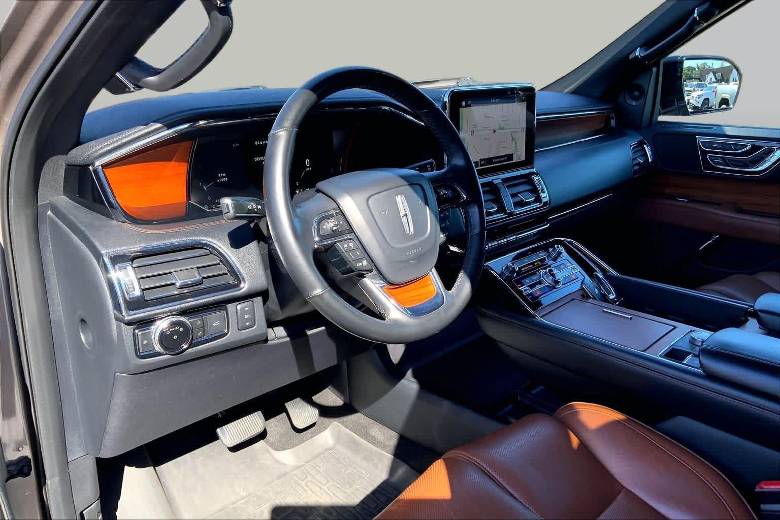 Used 2019 Lincoln Navigator Reserve w/ Cargo Package AWD/4WD image 17