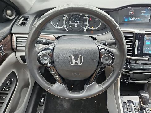 Used 2017 Honda Accord EX-L image 17