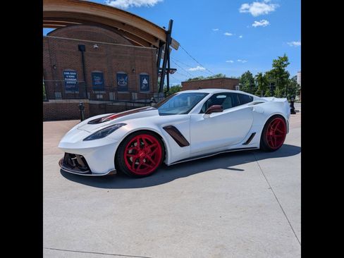Used 2019 Chevrolet Corvette Stingray Coupe w/ Carbon Flash Badge Package RWD image 1