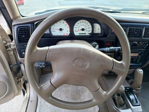 Used 2002 Toyota Tacoma 4x4 Xtracab image 25