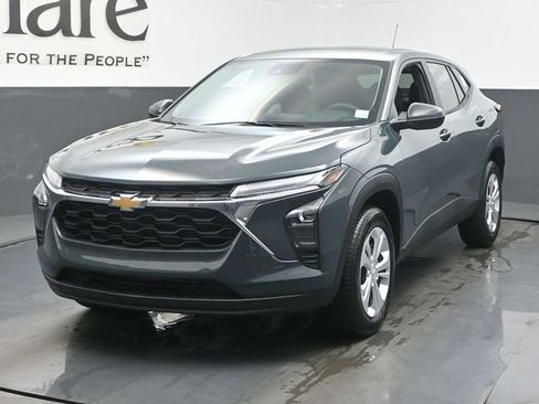New 2026 Chevrolet Trax LS FWD image 7