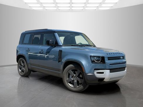 Used 2025 Land Rover Defender 110 S AWD/4WD image 3