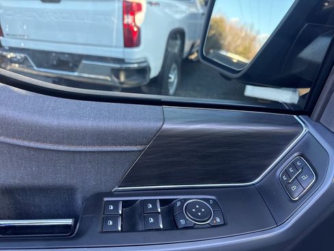 Used 2024 Ford F150 Lightning Lariat image 18