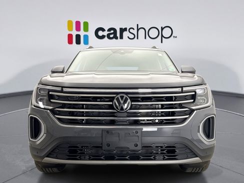 Used 2025 Volkswagen Atlas SE image 8