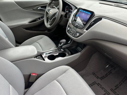 Used 2021 Chevrolet Malibu LS image 18