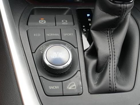 Used 2021 Toyota RAV4 Limited AWD/4WD image 39