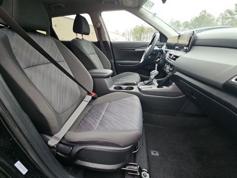 Used 2021 Toyota RAV4 XLE w/ Convenience Package image 11