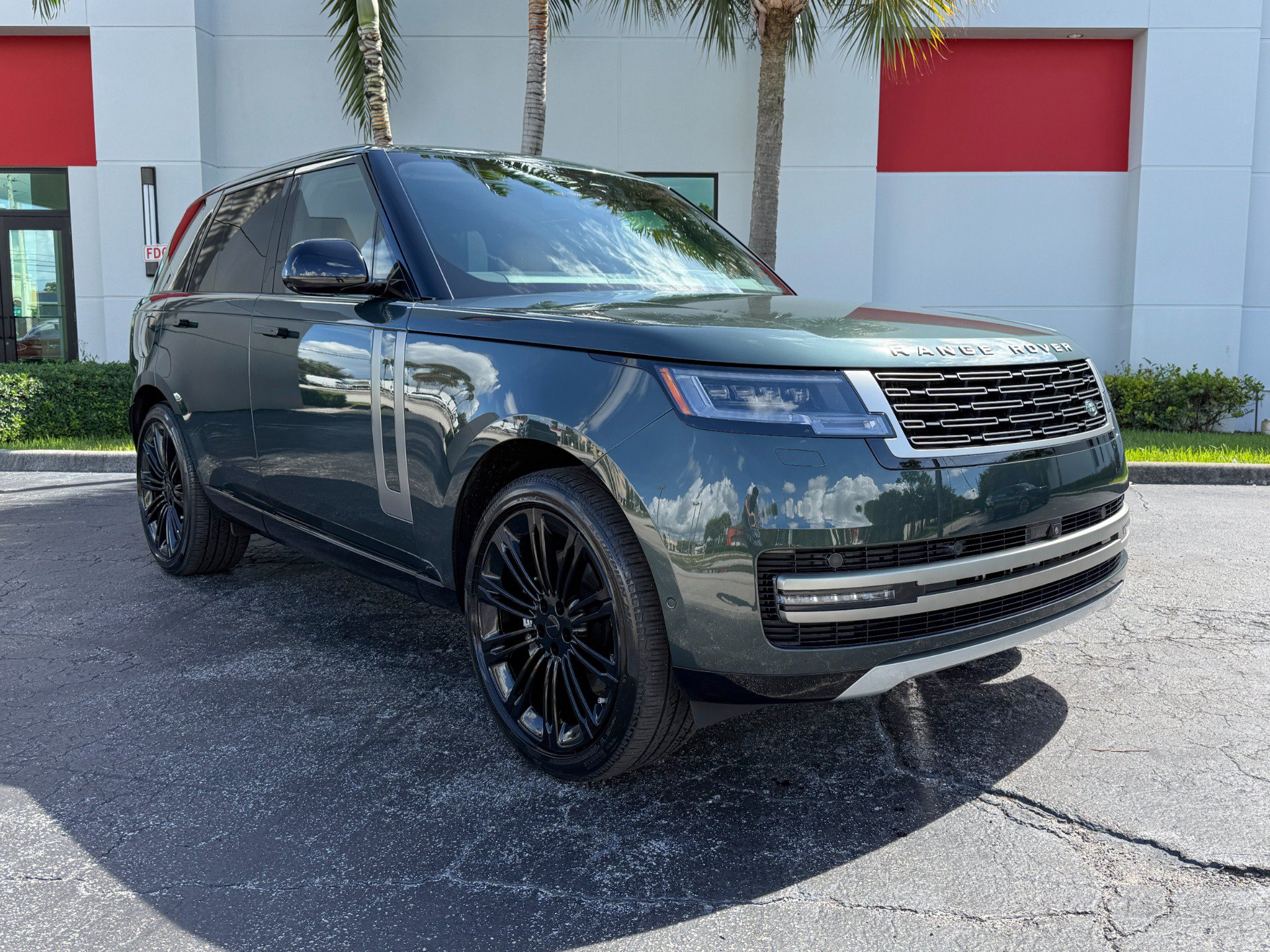 Used 2026 Land Rover Range Rover SE AWD/4WD image 6