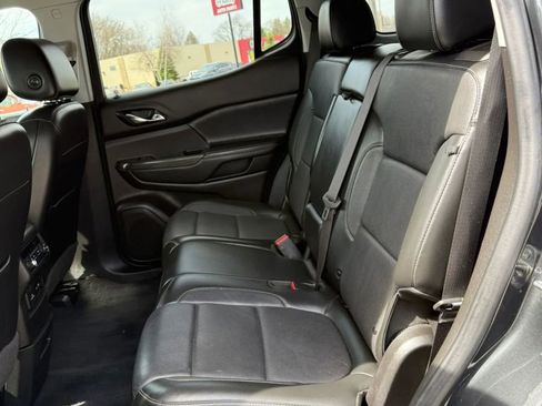 Used 2020 GMC Acadia SLT AWD/4WD image 12