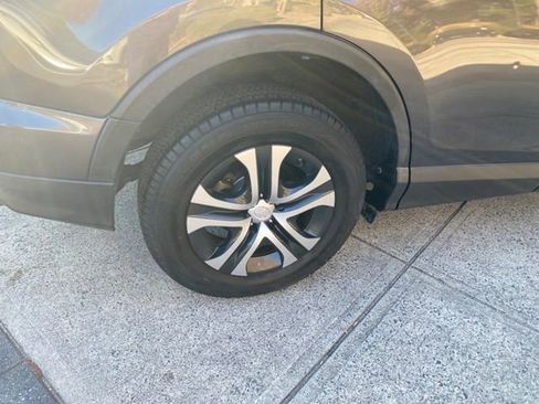 Used 2017 Toyota RAV4 LE image 12