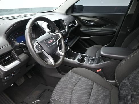 Used 2024 GMC Terrain SLE w/ Driver Convenience Package image 11