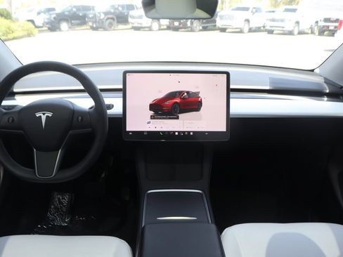 Used 2023 Tesla Model Y Long Range AWD/4WD image 23