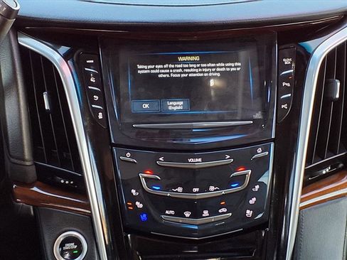 Used 2020 Cadillac Escalade 2WD image 14