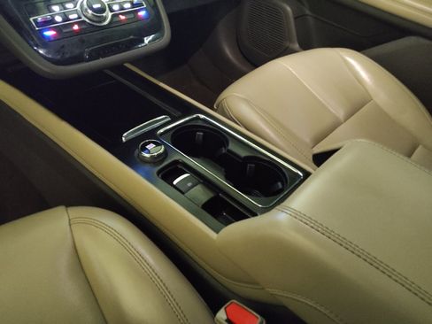 Used 2021 Lincoln Corsair AWD image 26