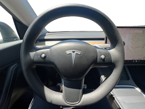 Used 2021 Tesla Model Y Long Range image 14