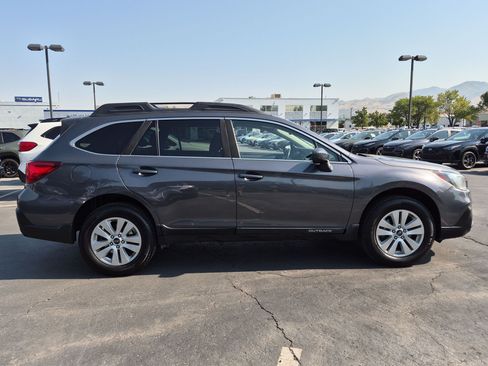 Used 2018 Subaru Outback 2.5i Premium AWD/4WD image 2