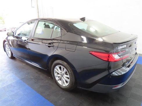 Used 2025 Toyota Camry LE w/ Convenience Package FWD image 10