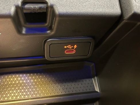 Used 2021 BMW M4 Competition w/ Executive Package image 15